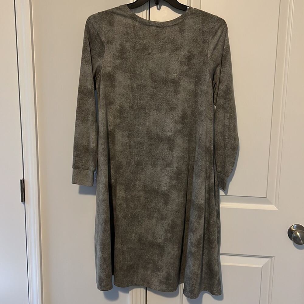 LuLaRoe Gray & Black Long Sleeve Swing Dress - Picture 2 of 8